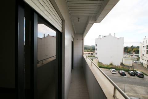 Apartamento T3 com arrecadação em S. Domingos - Santarém