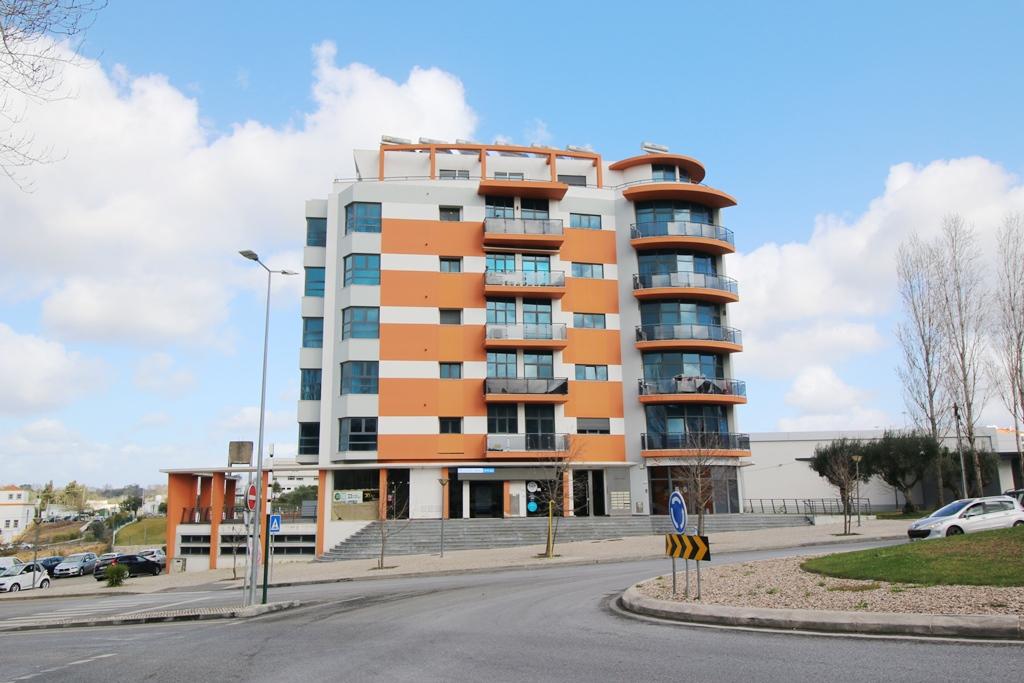 Apartamento T1 com parqueamento e arrecadação perto do Hospital de Santarém