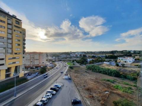 Apartamento T1 com parqueamento e arrecadação perto do Hospital de Santarém