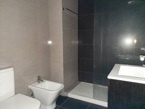 Apartamento T1 com parqueamento e arrecadação perto do Hospital de Santarém