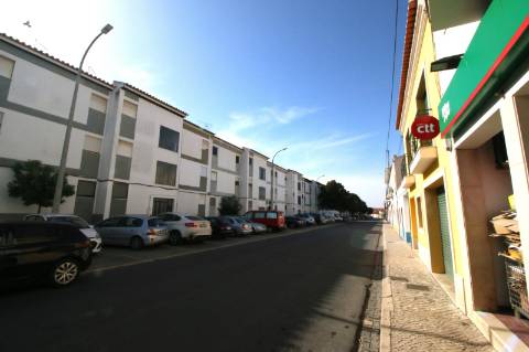 Apartamento T2 OCUPADO no centro de Almeirim