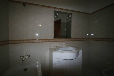 Apartamento T3 com parqueamento e arrecadação em Santarém