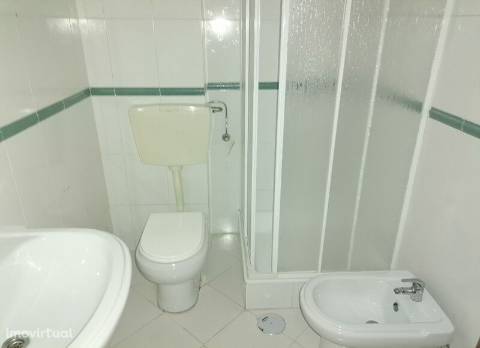 Apartamento T3 com parqueamento e arrecadação em Santarém