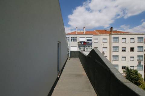 Apartamento T2 com parqueamento e arrecadação em Santarém