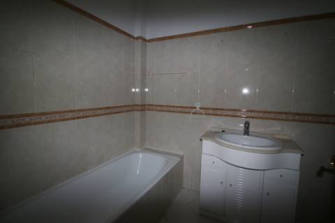 Apartamento T3 com 2 parqueamentos e arrecadação em Santarém