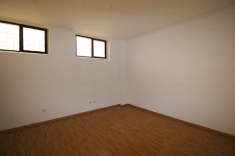 Apartamento T3 com 2 parqueamentos e arrecadação em Santarém