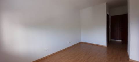 Apartamento T2 com parqueamento e arrecadação em Santarém