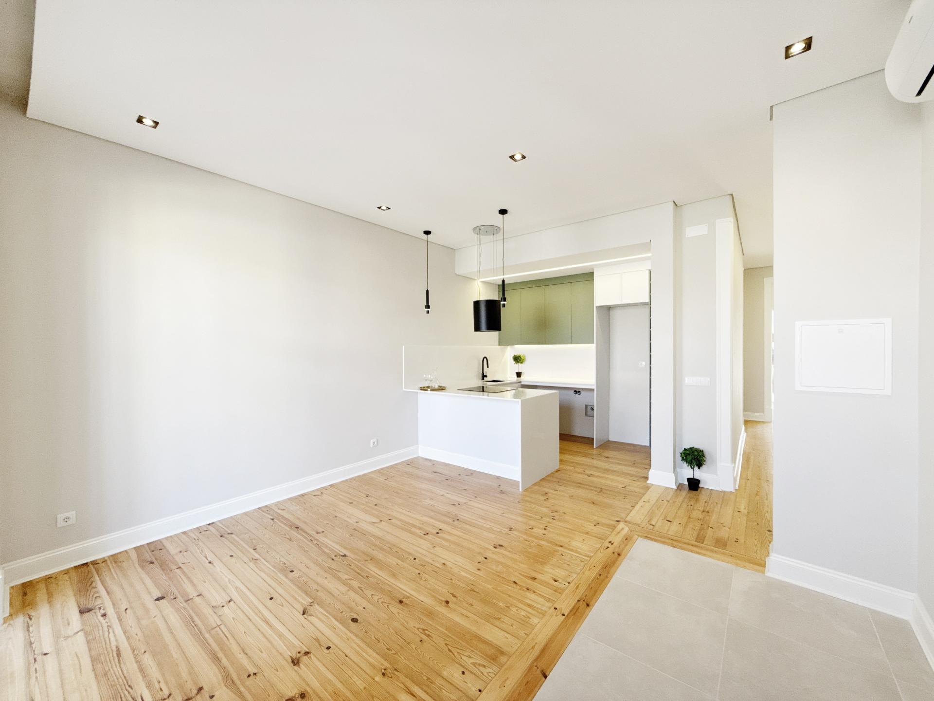 Apartamento T3 RENOVADO na Avenida Almirante Reis - Lisboa