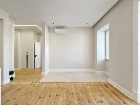 Apartamento T3 RENOVADO na Avenida Almirante Reis - Lisboa
