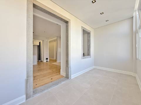 Apartamento T3 RENOVADO na Avenida Almirante Reis - Lisboa