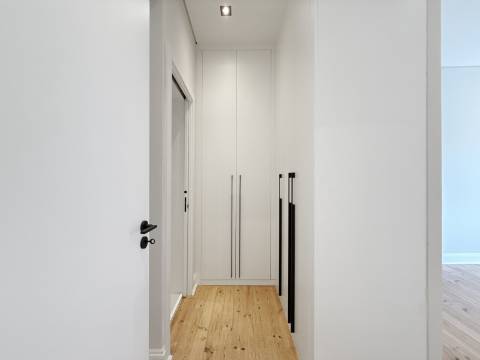 Apartamento T3 RENOVADO na Avenida Almirante Reis - Lisboa