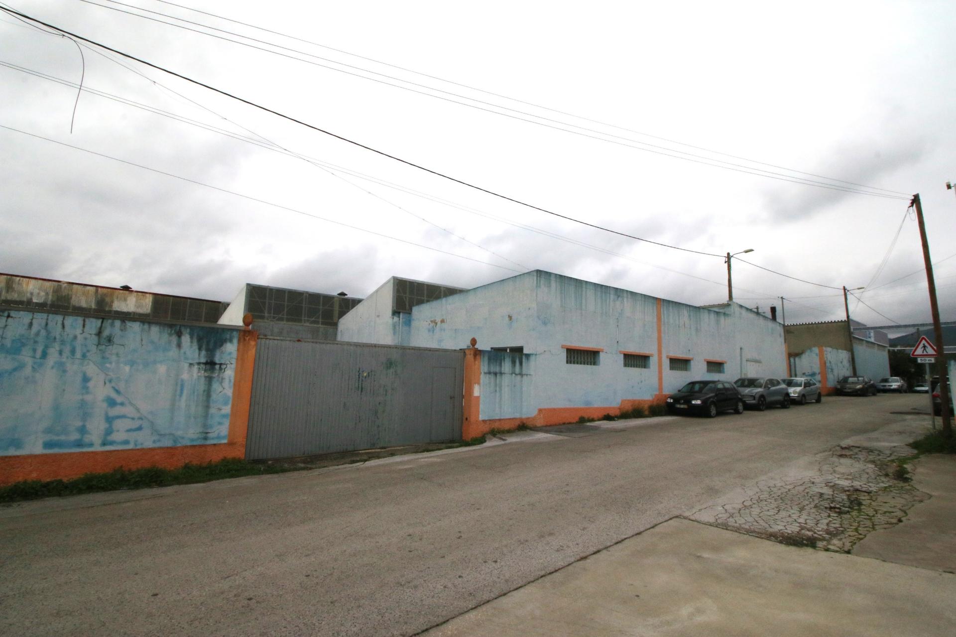 Armazém com 2.134m2 a necessitar de licenciamento - Alcanena