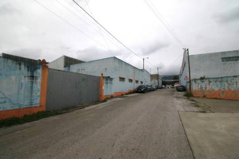 Armazém com 2.134m2 a necessitar de licenciamento - Alcanena