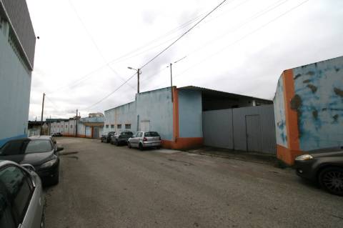 Armazém com 2.134m2 a necessitar de licenciamento - Alcanena