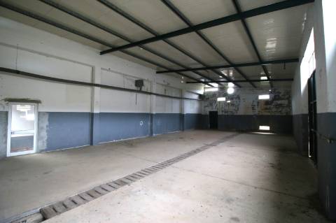 Armazém com 2.134m2 a necessitar de licenciamento - Alcanena