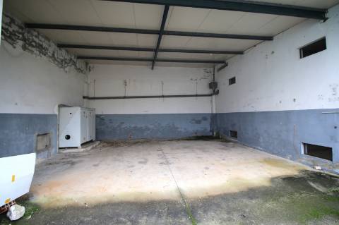 Armazém com 2.134m2 a necessitar de licenciamento - Alcanena