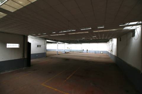 Armazém com 2.134m2 a necessitar de licenciamento - Alcanena