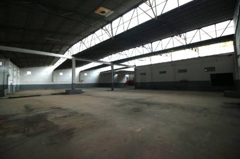 Armazém com 2.134m2 a necessitar de licenciamento - Alcanena