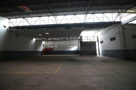 Armazém com 2.134m2 a necessitar de licenciamento - Alcanena