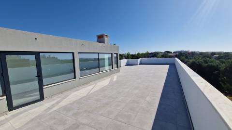 Penthouse de Luxo com Terraço e Vista para Tavira