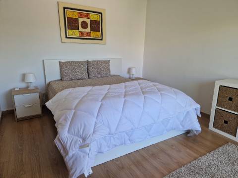 Moradia com terraço, varandas e garagem perto de Tavira