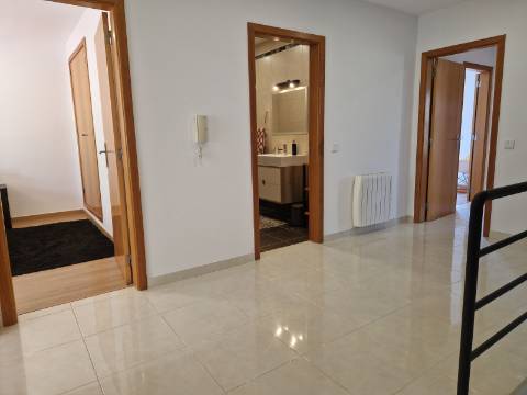 Moradia com terraço, varandas e garagem perto de Tavira