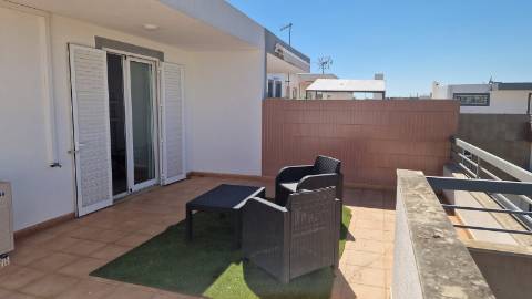 Moradia com terraço, varandas e garagem perto de Tavira