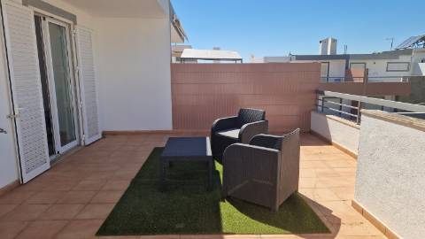 Moradia com terraço, varandas e garagem perto de Tavira