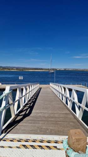 Apartamento moderno T1 em Cabanas Tavira com suíte e garagem
