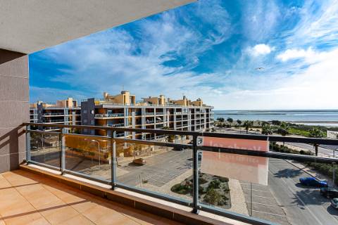 Apartamento T3 em Olhão com vistas incríveis e piscina comum