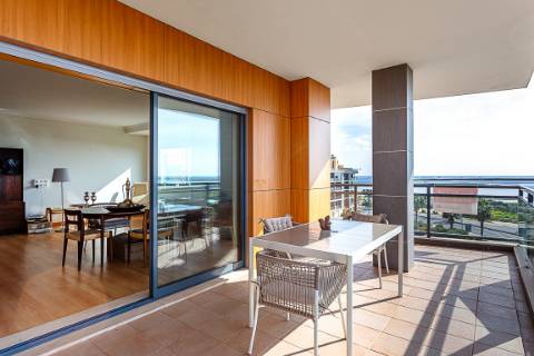 Apartamento T3 em Olhão com vistas incríveis e piscina comum