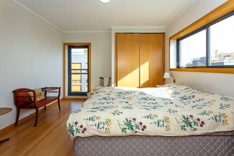 Apartamento T3 em Olhão com vistas incríveis e piscina comum