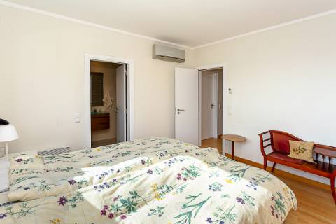 Apartamento T3 em Olhão com vistas incríveis e piscina comum