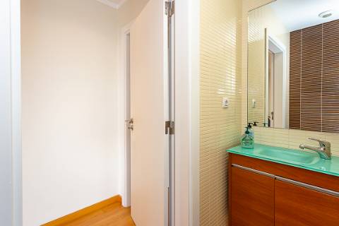 Apartamento T3 em Olhão com vistas incríveis e piscina comum