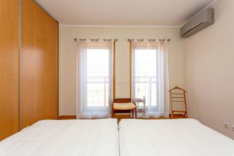 Apartamento T3 em Olhão com vistas incríveis e piscina comum