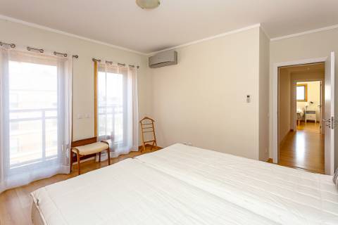 Apartamento T3 em Olhão com vistas incríveis e piscina comum