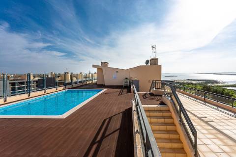 Apartamento T3 em Olhão com vistas incríveis e piscina comum