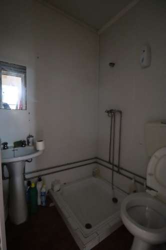 Restaurante com esplanada no centro de Cabanas de Tavira.
