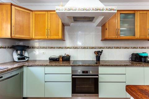 Moradia tradicional, com anexos e tanque em plena Ria Formosa, entre a Fuzeta e Tavira