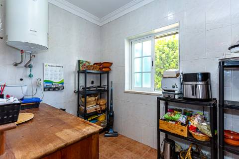 Moradia tradicional, com anexos e tanque em plena Ria Formosa, entre a Fuzeta e Tavira