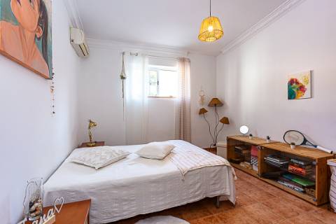 Moradia tradicional, com anexos e tanque em plena Ria Formosa, entre a Fuzeta e Tavira