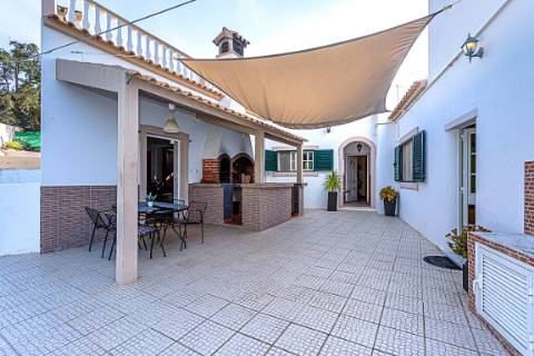 Moradia tradicional, com anexos e tanque em plena Ria Formosa, entre a Fuzeta e Tavira