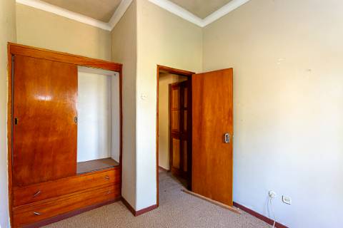 Moradia tradicional, com anexos e tanque em plena Ria Formosa, entre a Fuzeta e Tavira