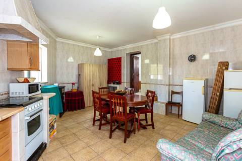 Moradia tradicional, com anexos e tanque em plena Ria Formosa, entre a Fuzeta e Tavira