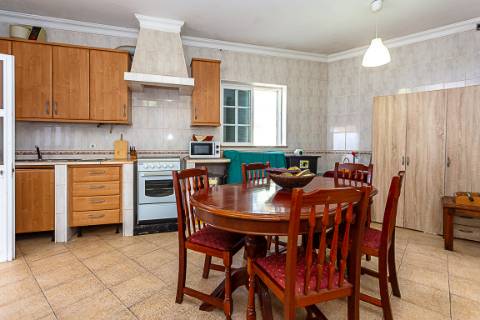 Moradia tradicional, com anexos e tanque em plena Ria Formosa, entre a Fuzeta e Tavira