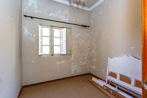 Moradia tradicional, com anexos e tanque em plena Ria Formosa, entre a Fuzeta e Tavira