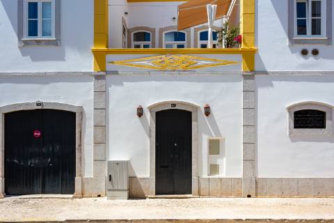Moradia com lofts independentes, no centro de Tavira