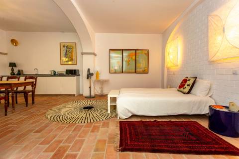 Moradia com lofts independentes, no centro de Tavira