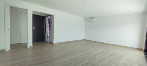 T2 com varanda, garagem dupla e acabamentos modernos em Cabanas de Tavira