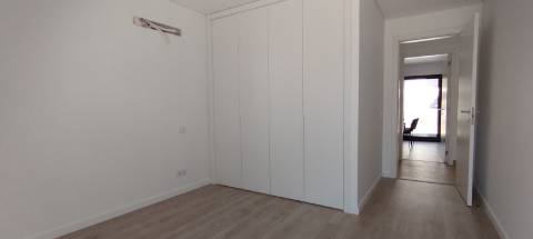 T2 com varanda, garagem dupla e acabamentos modernos em Cabanas de Tavira